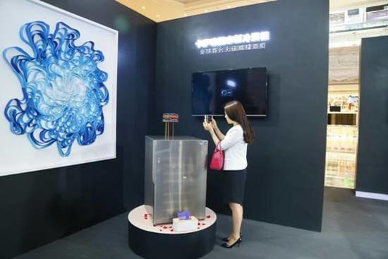 Casa Di Wine Cabinet 32 â€‹â€‹pencil rainbow house appeared in Chengdu micro exhibition