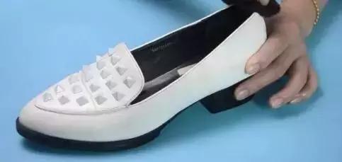 Shoes buy small squeeze feet and wear feet? The shoe store owner taught me this coup, the shoes are comfortable and fit.
