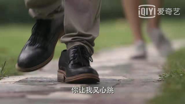 Revisit "Why are you silent", look at the shoes of Xiao Heyi, how good is the foot of Qiu Yunxi