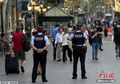 Data map: August 18, local time, Rambla Street, Barcelona, â€‹â€‹Spain, after the terrorist attacks, the police strengthened patrol security.