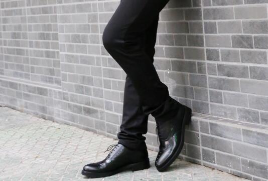 How about ehe shoes, Brock carved leather shoes British wind use introduction