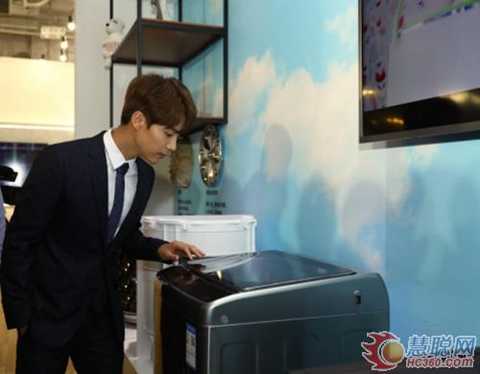 TCL global brand spokesperson Ma Tianyu experience TCL pollution-free washing machine