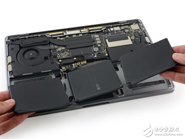 Apple's new Macbook Pro 13-inch disassembly: integration of innovative heights with the best sound quality in history