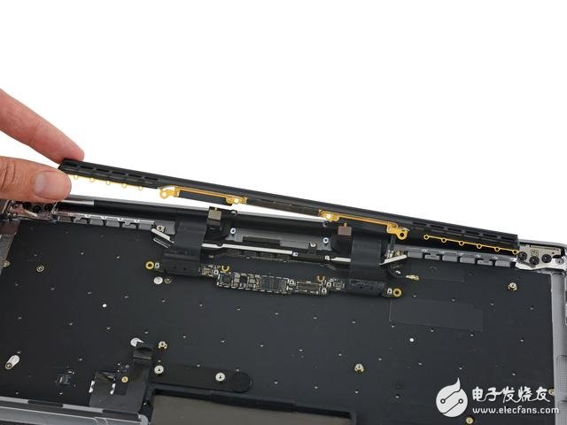 Apple's new Macbook Pro 13-inch disassembly: integration of innovative heights with the best sound quality in history
