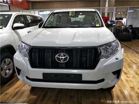 Appearance: 2018 Middle East version of Toyota Overbearing 2700 overall style is more atmospheric, the headlights three-dimensional corners are more sharp and domineering, the headlights still use convex but re-line design, more dynamic and stylish, strong body and Infinite power, it is also not modest in front of people to show off the 18 Toyota overbearing 2700 reality has not produced any distinctive rotation, "tears" shape of the LED white driving lights still imitate; and the original part of the car The loading of the crowbar has been abolished, and the wild temperament of the vehicle has emerged with a touch of elegant sigh. The front face is still full of infringement, and the sleek chrome-plated large-sized air intake grille is modern and stylish.