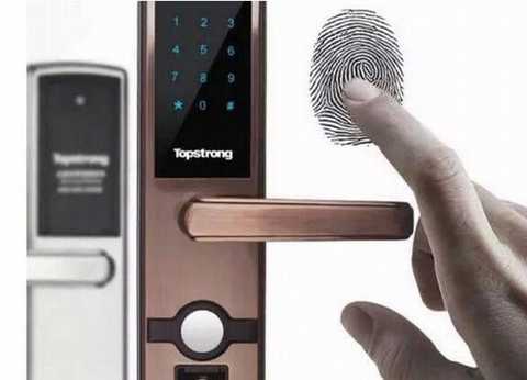 Renovation does not change the door lock? Security door with ordinary lock or fingerprint password lock