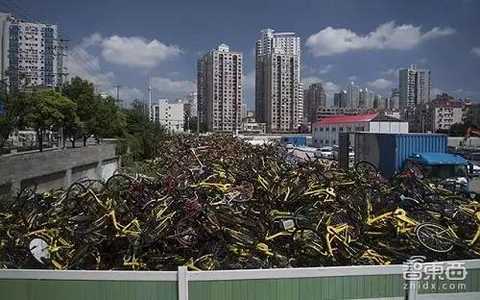 Shanghai, bicycles piled up above the wall