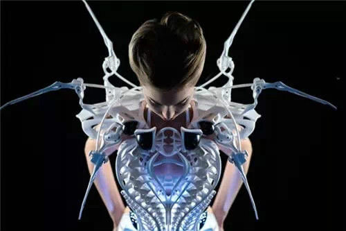 Cool 3D print dress can automatically transform into a female spiderman!