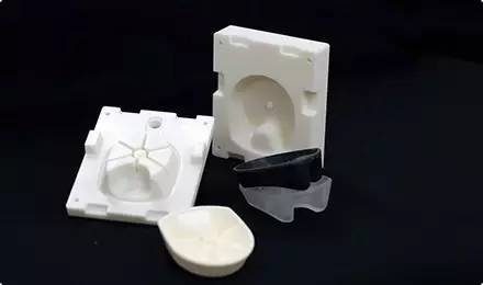 Do you use plastic as a mold? 3D printing plastic injection mold