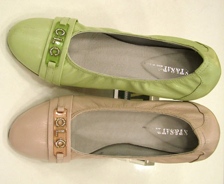 Fashion: European style, romantic warm flat shoes