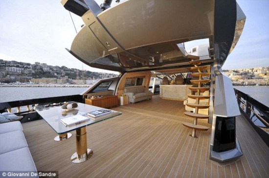 Valuable: If you want this luxury yacht, then you have to pay tribute to 3 billion pounds.