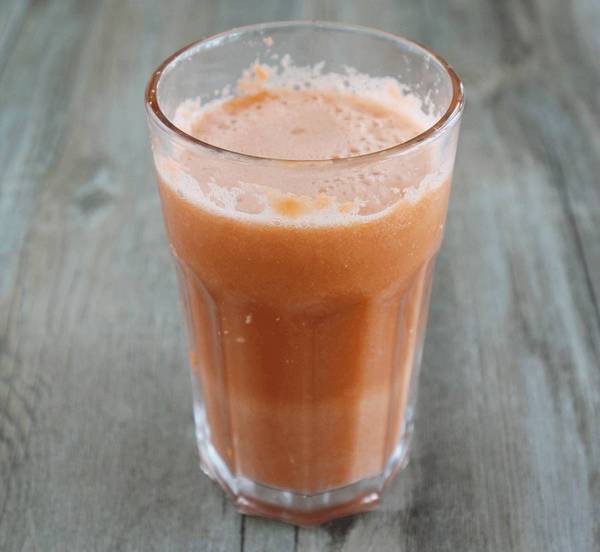 The secret of this fruit and vegetable juice is not the big cousin, but the seat is from the ins of the Brazilian supermodel Izabel Goulart, the specific proportion can be determined according to personal taste.