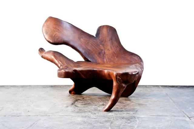 He used discarded wood to make the most beautiful furniture