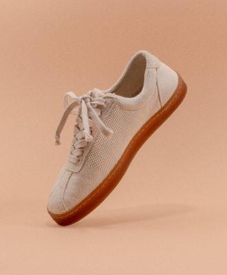 Do you wear shoes with pineapples, do you dare to wear them?