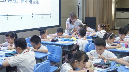 Focused Education Appeared in Xuzhou Quanshan District Smart Classroom Seminar