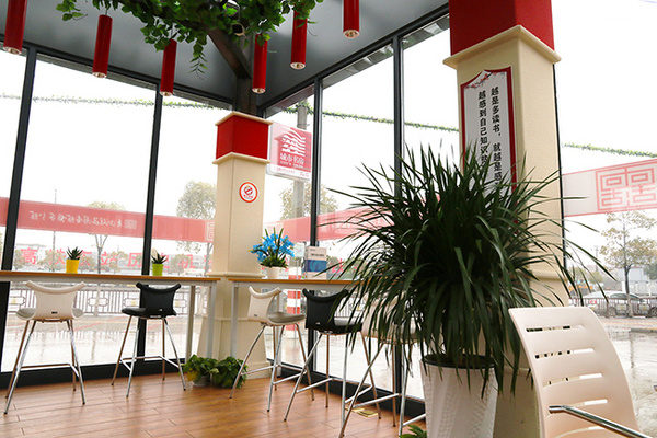 The first 24-hour self-service library in Nanchang, Jiangxi Province