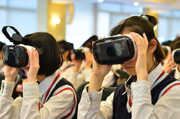 VR charging cabinet helps China VR education, let VR glasses take you to the classroom!