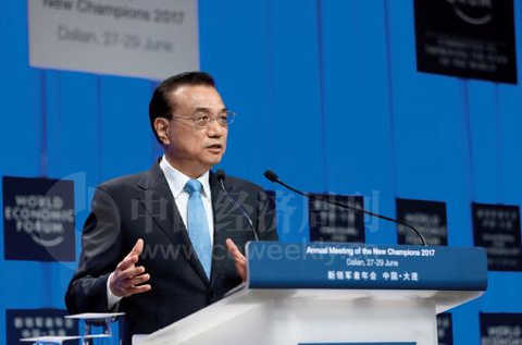 22-1 In his speech, Premier Li Keqiang said that in today's era, to promote inclusive growth, we must firmly maintain economic globalization.