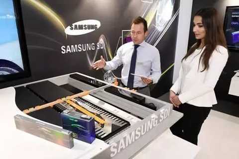 According to foreign media reports, Samsung released the electric car battery at the Frankfurt Motor Show in Germany. The battery was developed by Samsung SDI, a battery business unit of Samsung. It consists of 20 battery modules, which can be used according to the different battery life requirements of car manufacturers. Battery module, when using 20 battery modules, the cruising range of electric vehicles can reach 600~700 kilometers, and when using 10 to 12 modules, the cruising range is 300~400 kilometers.