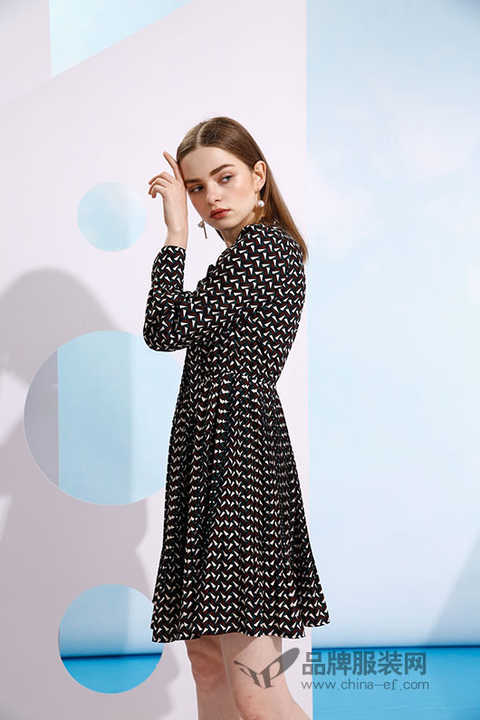Dark floral is very old-fashioned? Oumiti Omi åªž teach you to take this way