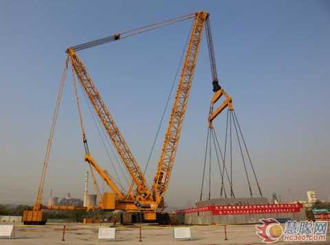 XCMG XGC28000 crawler crane