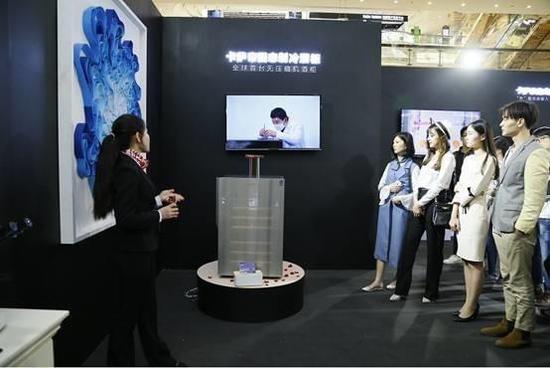 Casa Di Wine Cabinet 32 â€‹â€‹pencil rainbow house appeared in Chengdu micro exhibition