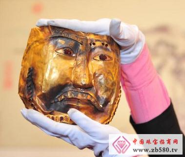 A ruby â€‹â€‹gold mask was unveiled at the Shenyang Palace Museum