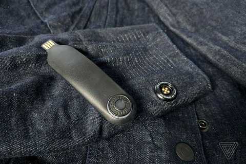 Google and Levi s, the first $350 "smart" denim jacket