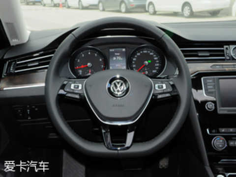 Buying a low price (3) Survey of the value of a popular midsize car
