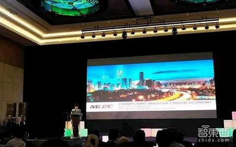 She went on to talk about the fact that in May last year, when Malaysian Prime Minister Najib visited Ali's headquarters, he visited the city brain of Hangzhou. He took a picture of the city's brain, suggesting the introduction of China's cloud computing AI technology and promoting Mara. The development of the brains of the city of West Asia.