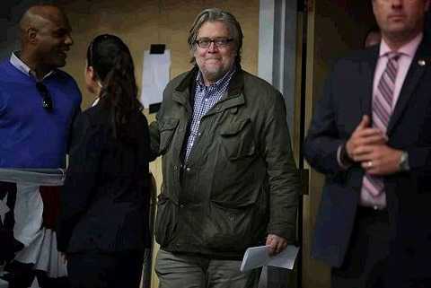 How special is Bannon? It can be seen from the clothing.