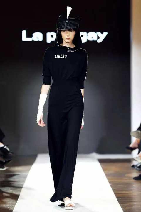 Stunning | black and white big show debut in Milan, call for oriental fashion crazy