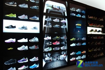 High-definition 360-degree display Simulation shoe wall settled in Adidas