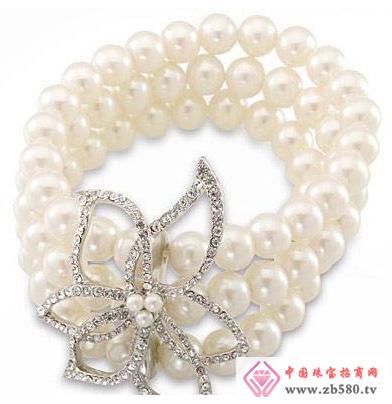 Pearl jewelry