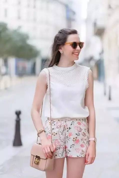 In addition to wearing denim shorts in the summer, in fact, you have these options