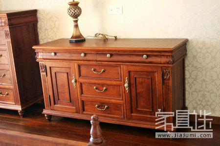 Oak furniture, wood grain is obvious, the most important thing you can distinguish from the weight, oak furniture is very heavy, a 5 drawers at least 2 big men can lift.jpg