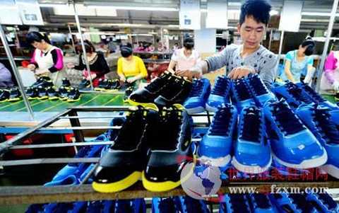 Shoes and clothing business layout "One Belt, One Road" market