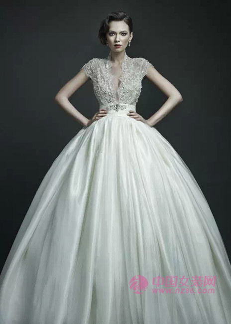 2015 Wedding Trends: Fantasy Lace (Figure 2) 2015年婚纱æµè¡Œè¶‹åŠ¿ï¼šæ¢¦å¹»è•¾ä¸(图2)