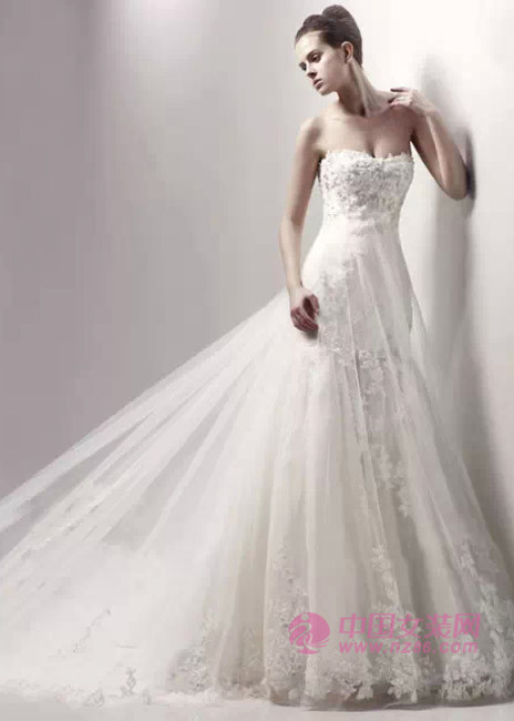 2015 Wedding Trends: Fantasy Lace (Figure 3) 2015年婚纱æµè¡Œè¶‹åŠ¿ï¼šæ¢¦å¹»è•¾ä¸(图3)