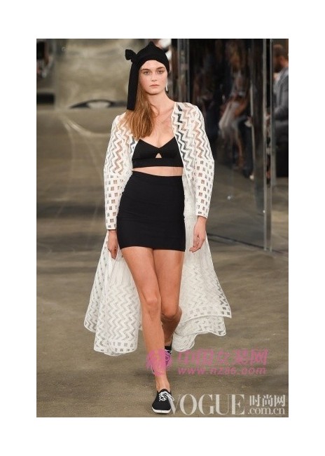 2015 spring and summer women's trend elements: hollow grid (Figure 5) 2015春å¤å¥³è£…趋势è¦ç´ ï¼šé•‚ç©ºç½‘æ ¼(图5)