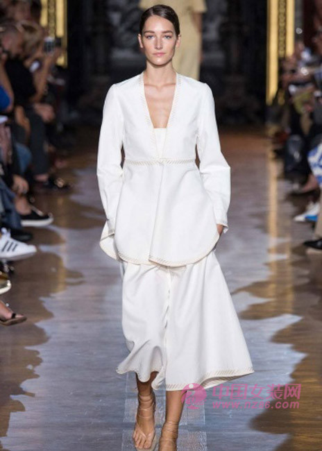 2015 spring and summer women's color trends pure white temperament (Figure 3) 2015春å¤å¥³è£…色彩趋势 纯白气质(图3)