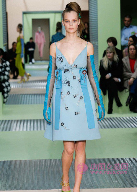 2015 autumn and winter women's trends girls pink (Figure 1) 2015秋冬女装趋势 少女粉嫩(图1)