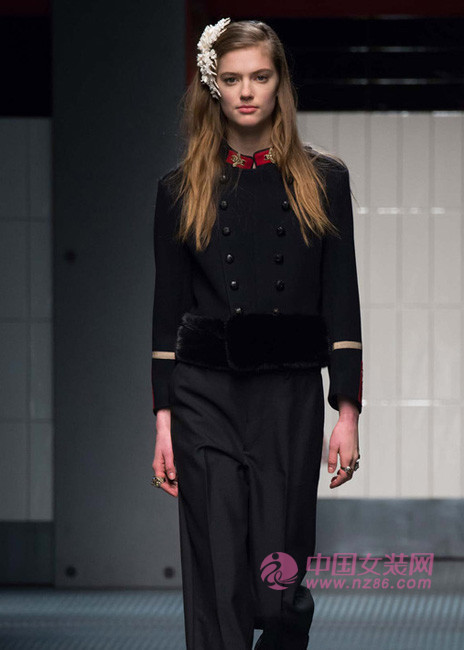 2015 autumn and winter women's popular elements: military uniformism (Figure 4) 2015秋冬女装æµè¡Œå…ƒç´ :军装主义(图4)