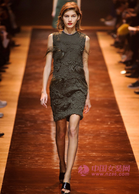Fashion Week in Paris is popular Aspects of solid colors are also crazy (Figure 3) 巴黎时装周æµè¡Œçœ‹ç‚¹ 纯色秀场也疯狂(图3)