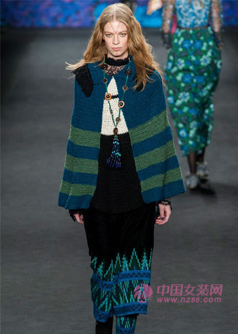 2015 autumn and winter women's trend: cloak upper body (Figure 1) 2015秋冬女装趋势:斗篷上身(图1)