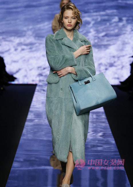 2015 autumn and winter women's fashion trends: noble and colorful (Figure 5) 2015秋冬女装æµè¡Œè¶‹åŠ¿ï¼šé«˜è´µå¤šå½©(图5)