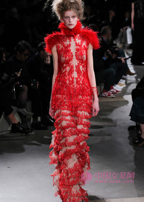 2015 autumn and winter women's fashion color: fashion Chinese red (Figure 3) 2015秋冬女装æµè¡Œè‰²ï¼šæ—¶å°šä¸å›½çº¢(图3)