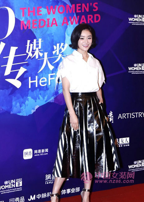 Spring/Summer 2016 fashion item Metal pleated skirt (Figure 4) 2016æ˜¥å¤æ—¶å°šæµè¡Œå•å“ é‡‘å±žç™¾è¤¶è£™(图4)