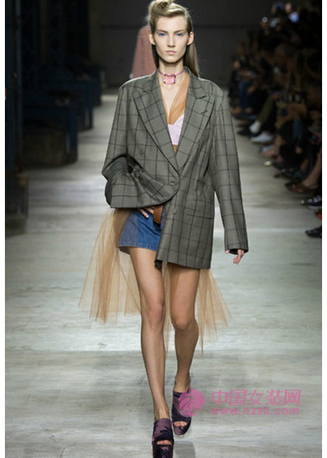 2016 spring and summer women's fashion trends: Yuppie Plaid (a) (Figure 4) 2016春å¤å¥³è£…æµè¡Œè¶‹åŠ¿ï¼šYuppieæ ¼çº¹ï¼ˆä¸€ï¼‰(图4)