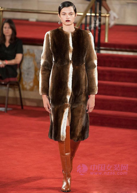 2016 autumn and winter women's fashion trends: fur complex (Figure 2) 2016秋冬女装æµè¡Œè¶‹åŠ¿ï¼šçš®è‰æƒ…结(图2)